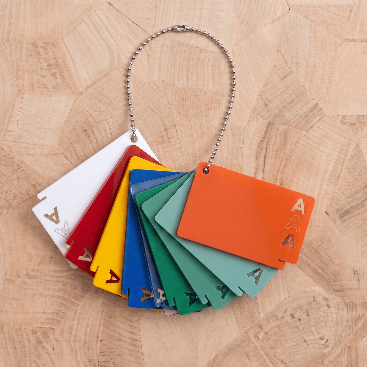 Waaier met materiaalstalen van Laser Cut Supply